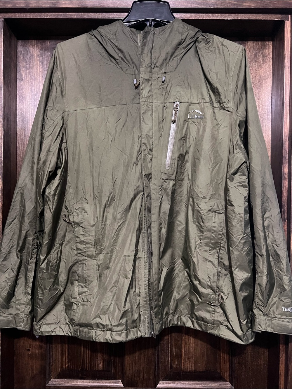 L.L. Bean Men's Olive Packable Hooded Rain Jacket windbreaker lightweight